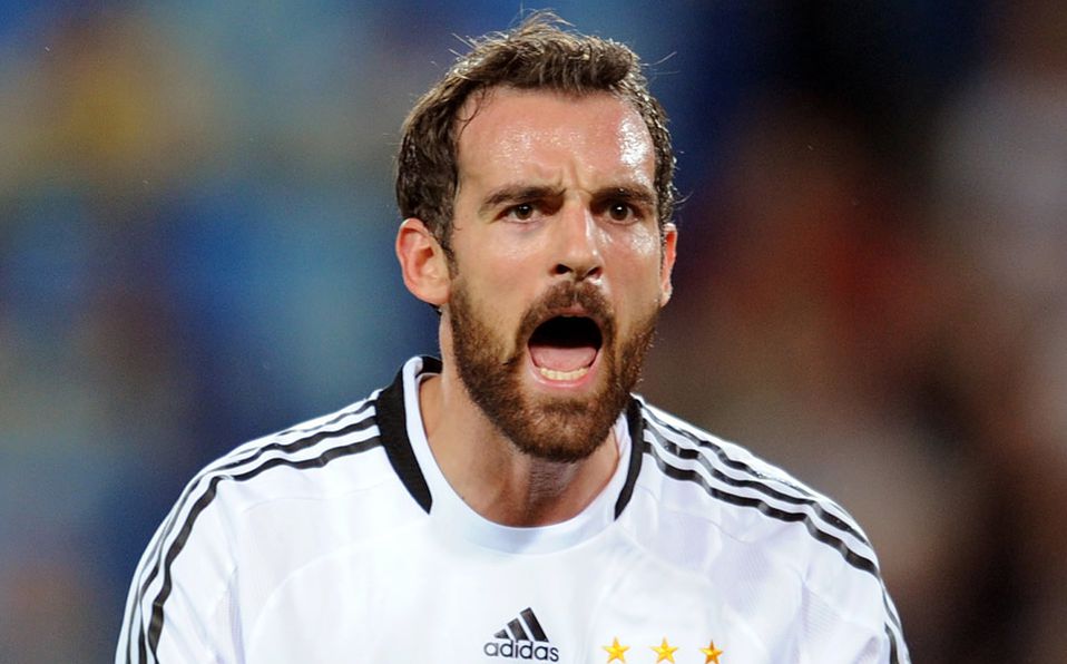 Ex jugador de Real Madrid fue acusado de delitos relacionados con pornografía infantil