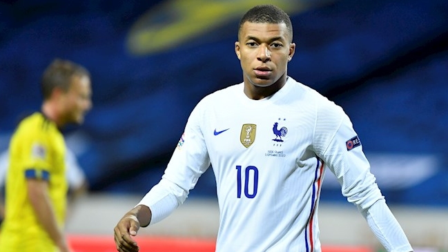 Mbappé le dio el triunfo a Francia ante Suecia con un golazo casi sin ángulo en la Nations League