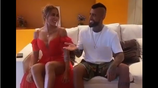 El animado y “sincronizado” baile de Arturo Vidal junto a Sonia Isaza