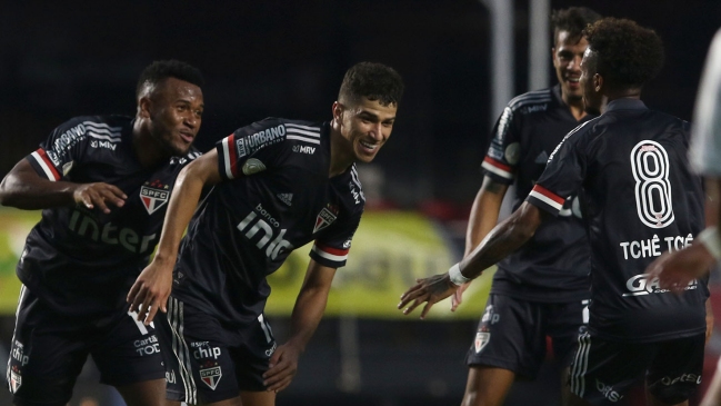 Sao Paulo dio vuelta el marcador ante Fluminense y alcanzó el subliderato en el Brasileirao