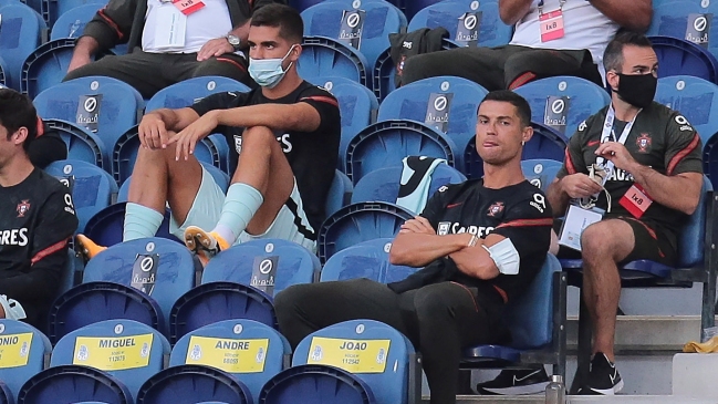 ¡Nadie se salva! Funcionaria le llamó la atención a Cristiano Ronaldo por no usar mascarilla