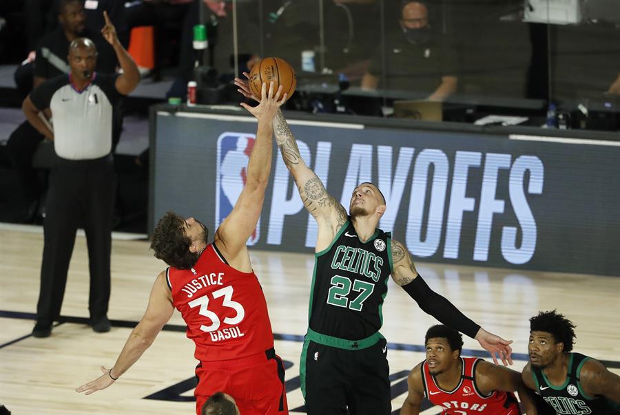 Boston Celtics dominó y dejó tambaleando al campeón Toronto Raptors en la semifinal del Este