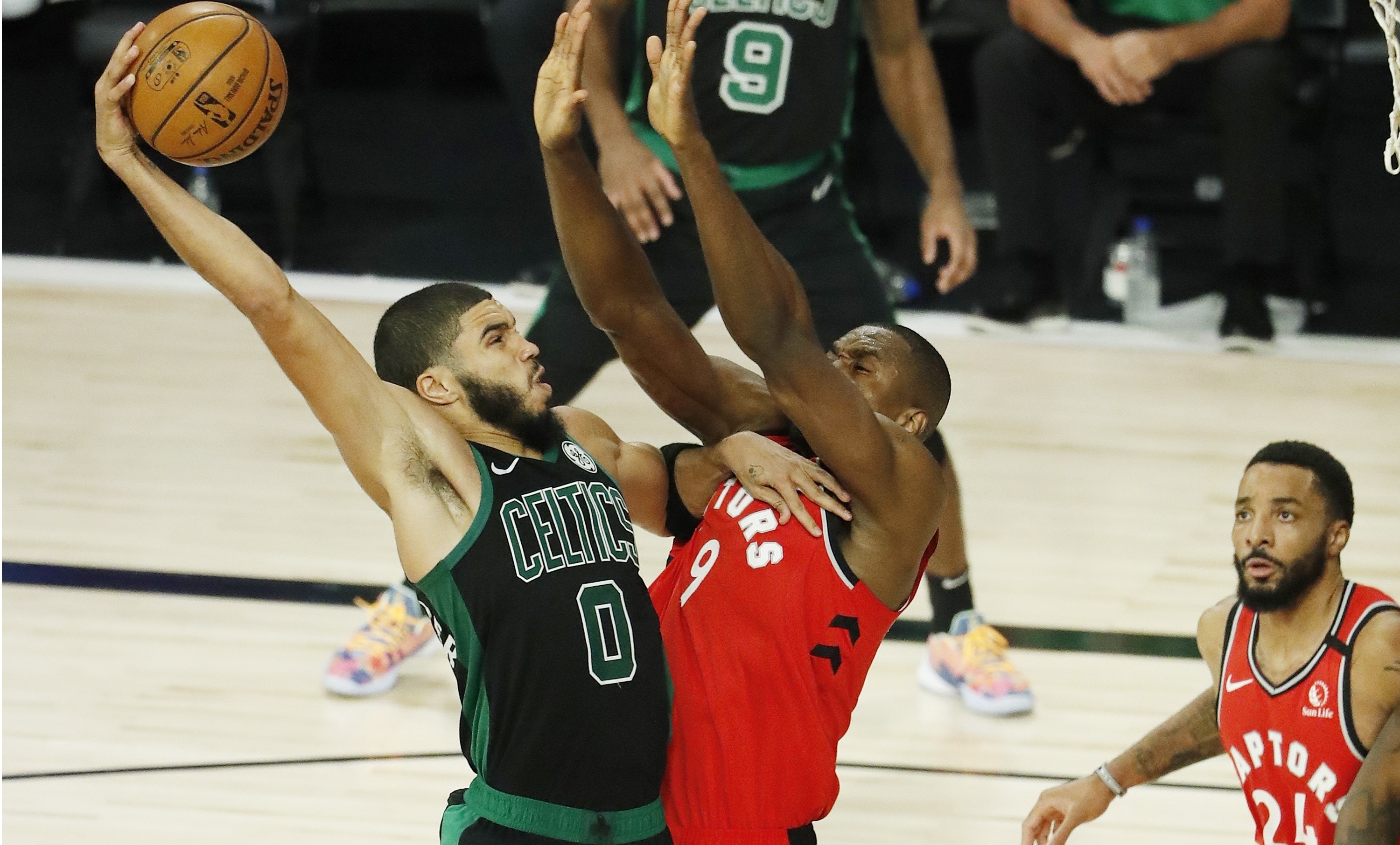 Boston Celtics quedó a un paso de la final del Este tras derrotar al campeón Toronto Raptors