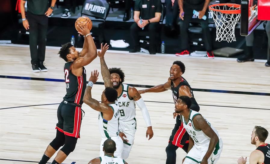 Jimmy Butler guió a Miami Heat a la final del Este tras victoria sobre los Bucks en el quinto partido