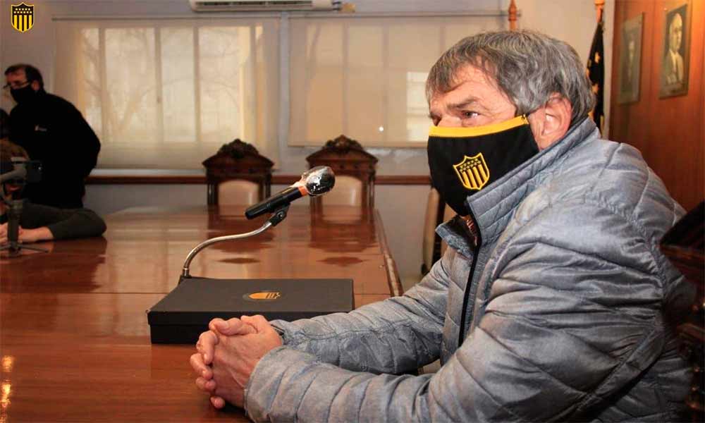 Nuevo DT de Peñarol: Colo Colo siempre ha sido un grande de Sudamérica