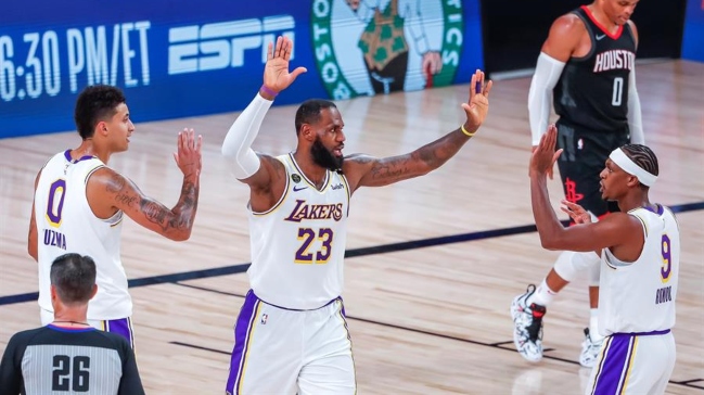 LeBron James mostró su mejor versión y Lakers tomó ventaja ante Rockets