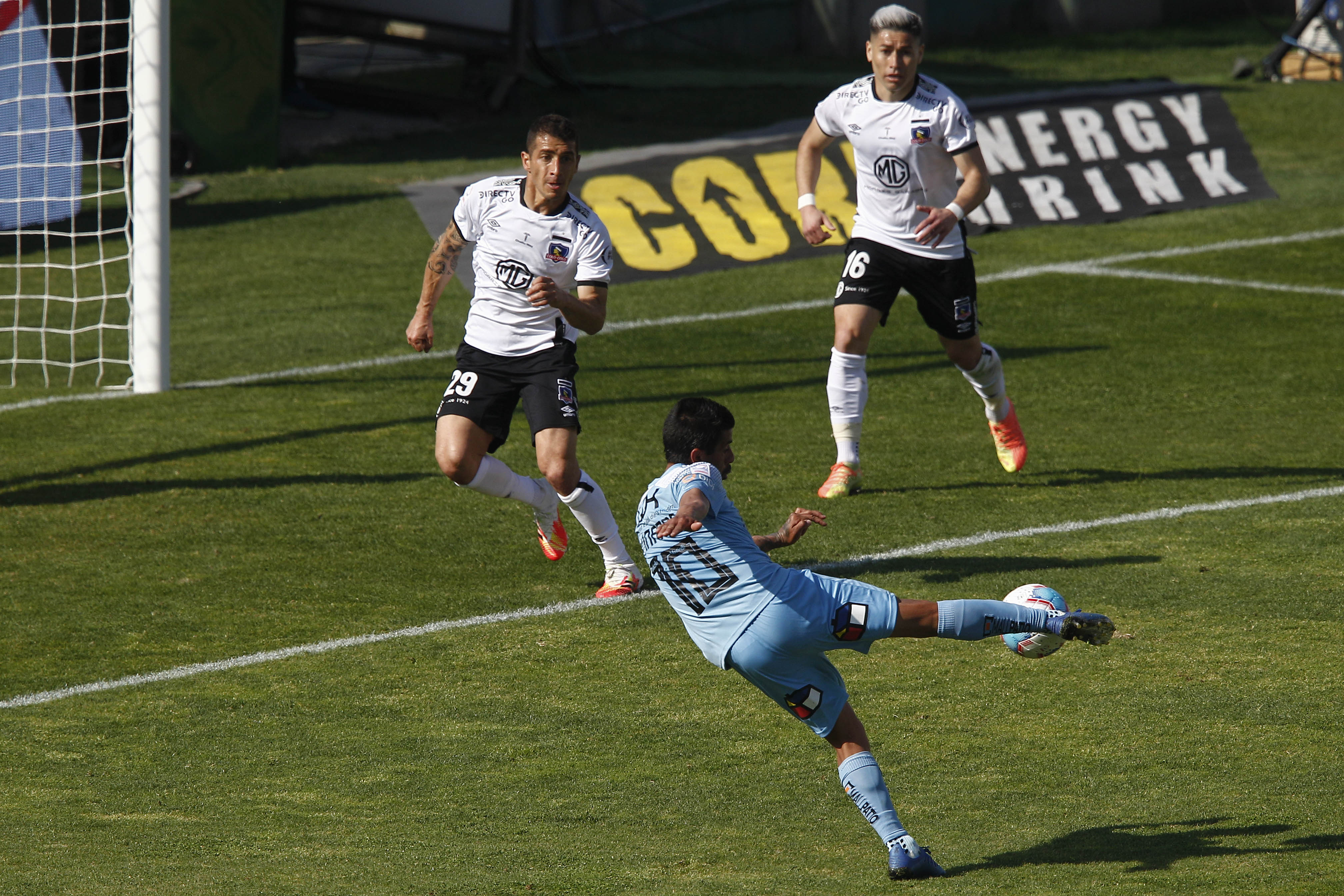 Ramón Fernández aprovechó las fallas defensivas de Colo Colo y anotó un golazo para O’Higgins