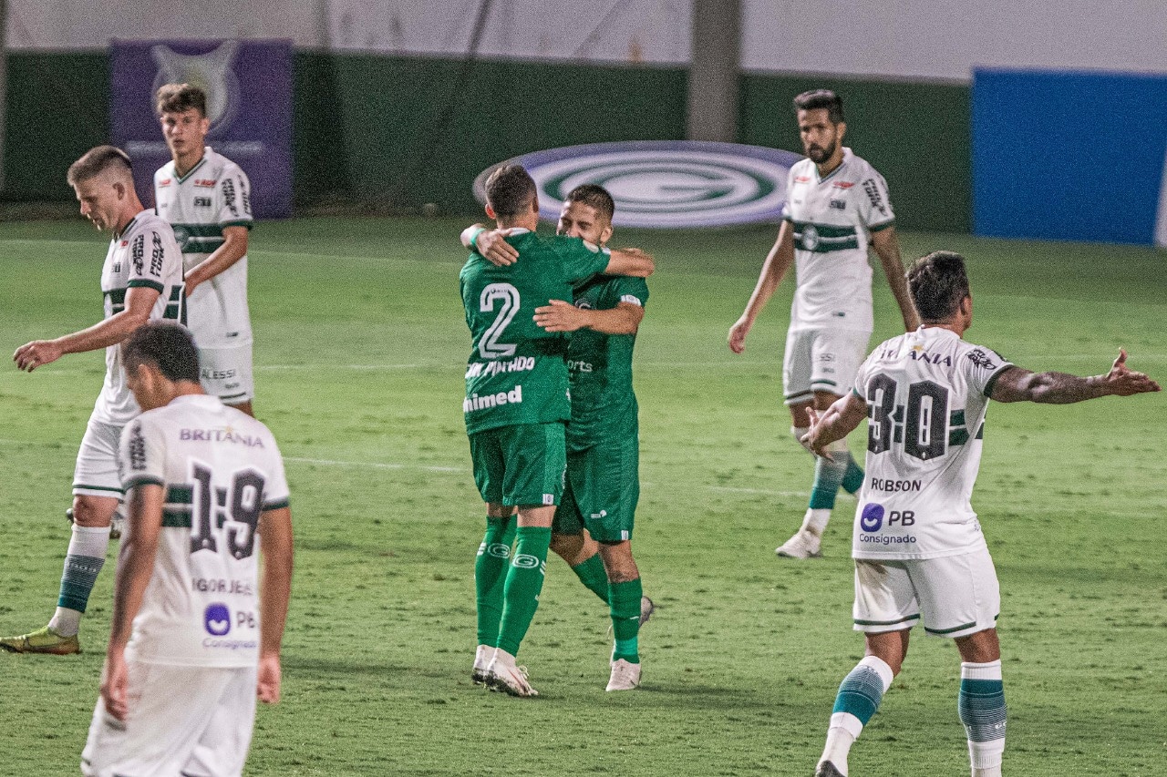 Ignacio Jara anotó su primer gol en Brasil en el empate de Goias ante Coritiba