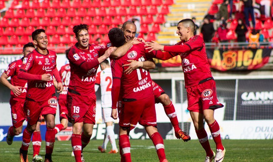 Una escuela inclusiva y alianza con Bomberos: Las iniciativas solidarias de Ñublense