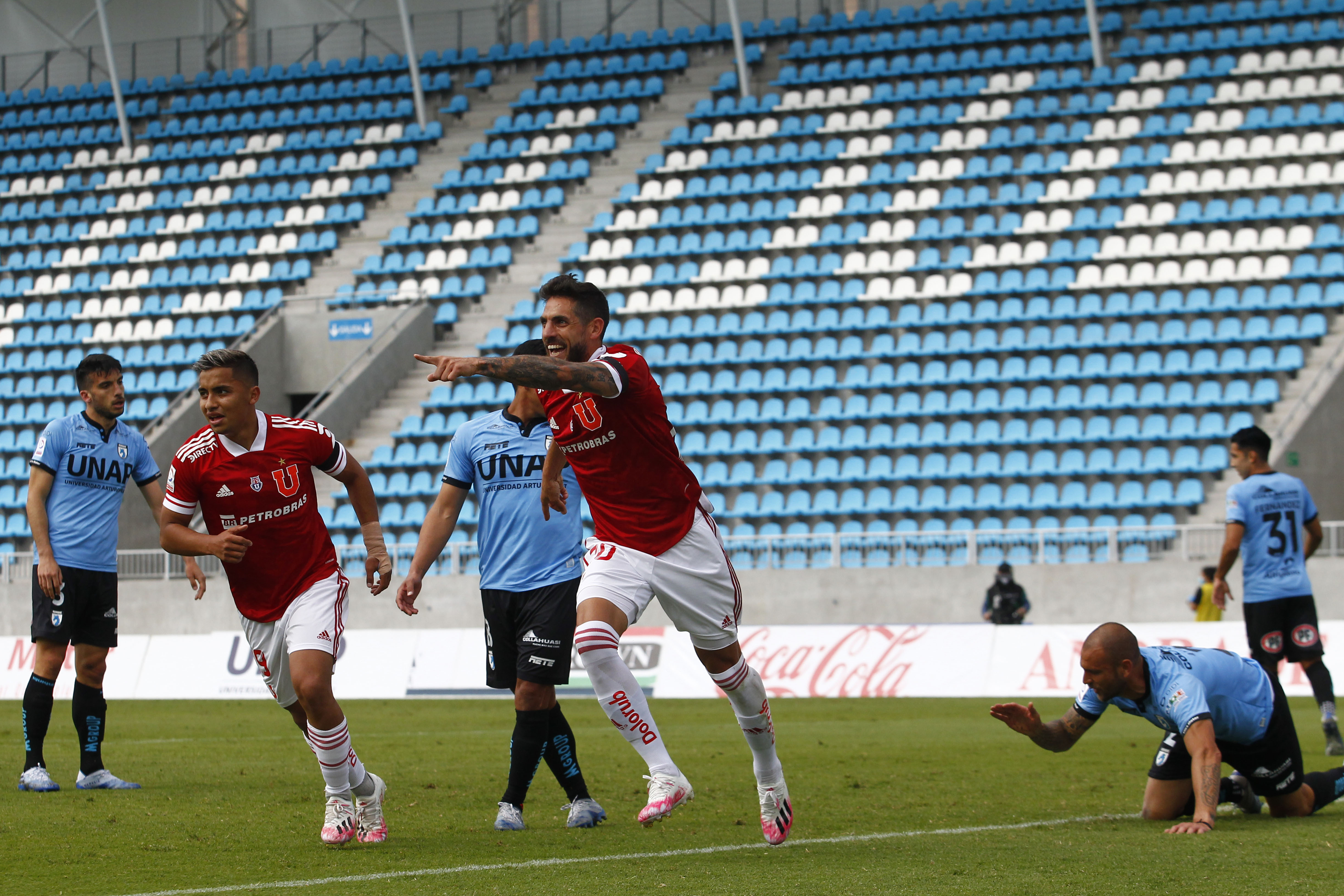 La U golpeó primero a Iquique con un cabezazo de Joaquín Larrivey