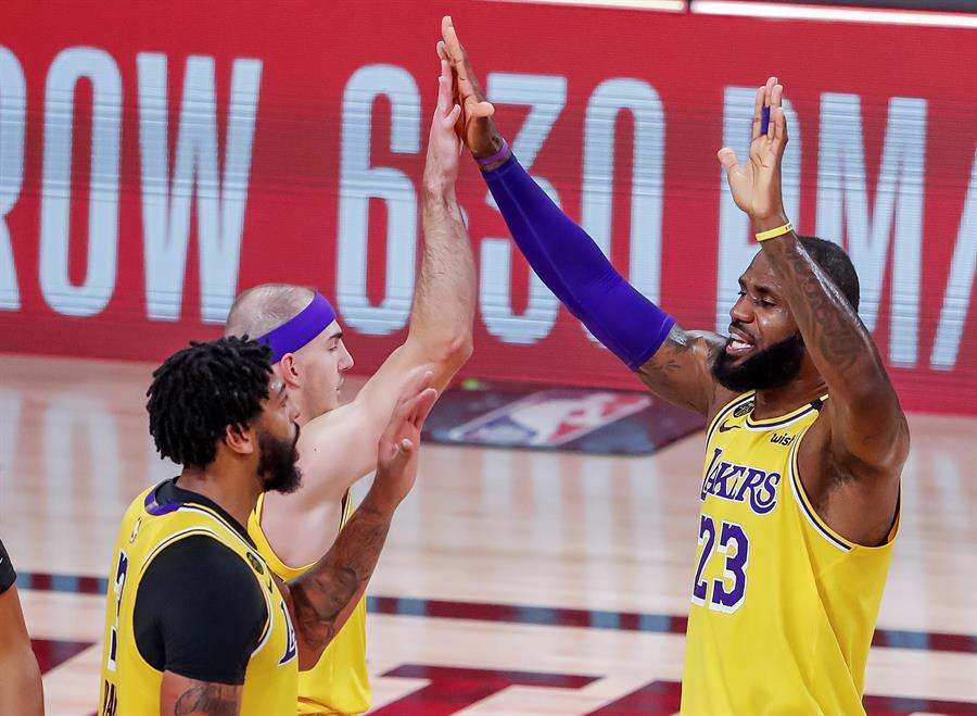 Los Angeles Lakers derribó a Houston Rockets y quedó a un paso de la final de conferencia