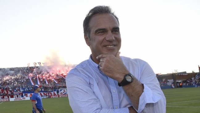 Martín Lasarte: Colo Colo puede ser una papa caliente, pero sería un privilegio dirigirlo