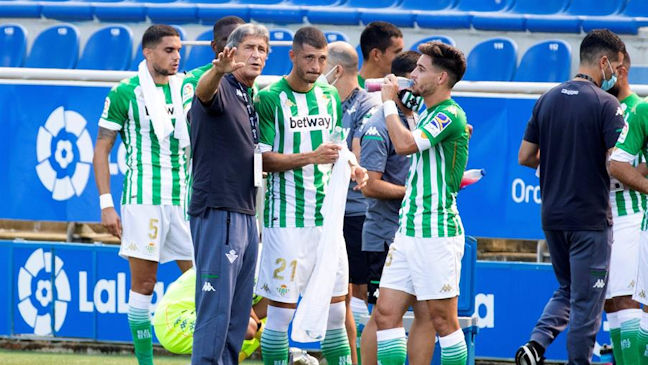 Betis de Manuel Pellegrini y Claudio Bravo se estrenó con agónico triunfo sobre Alavés en la liga española