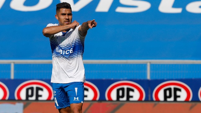 César Pinares abrió la cuenta para la UC ante Audax Italiano con impecable zurdazo