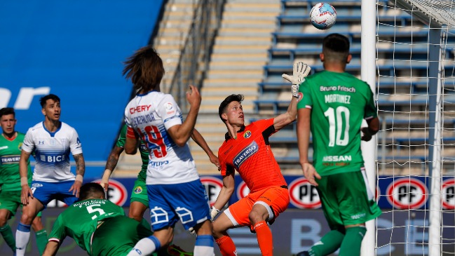 Universidad Católica cerró la goleada ante Audax con desafortunado autogol de Fabián Torres