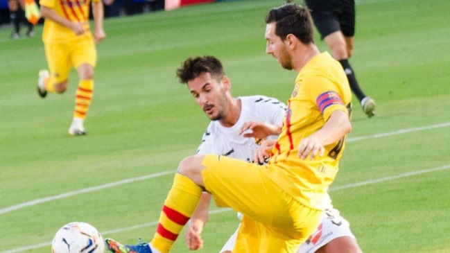 “Deja de darme patadas”: Jugador de Nástic reveló áspero cruce con Messi el fin de semana