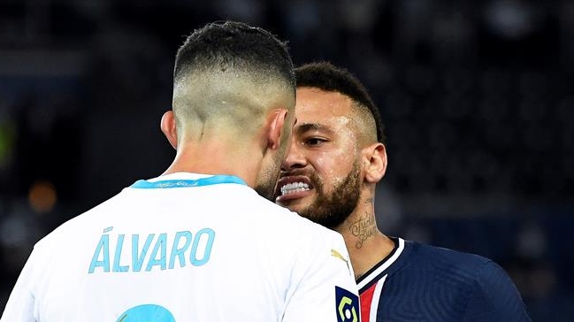 Hinchas se equivocaron de Alvaro González e insultaron a futbolista homónimo