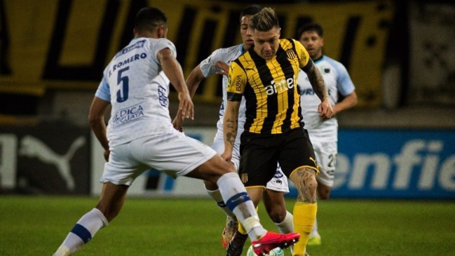 Peñarol se embarcó a Chile para enfrentar a Colo Colo por la Copa Libertadores