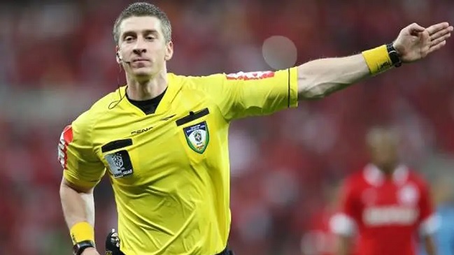 Arbitros del duelo entre Racing y Nacional dieron positivo por Covid-19 y un chileno deberá dirigir