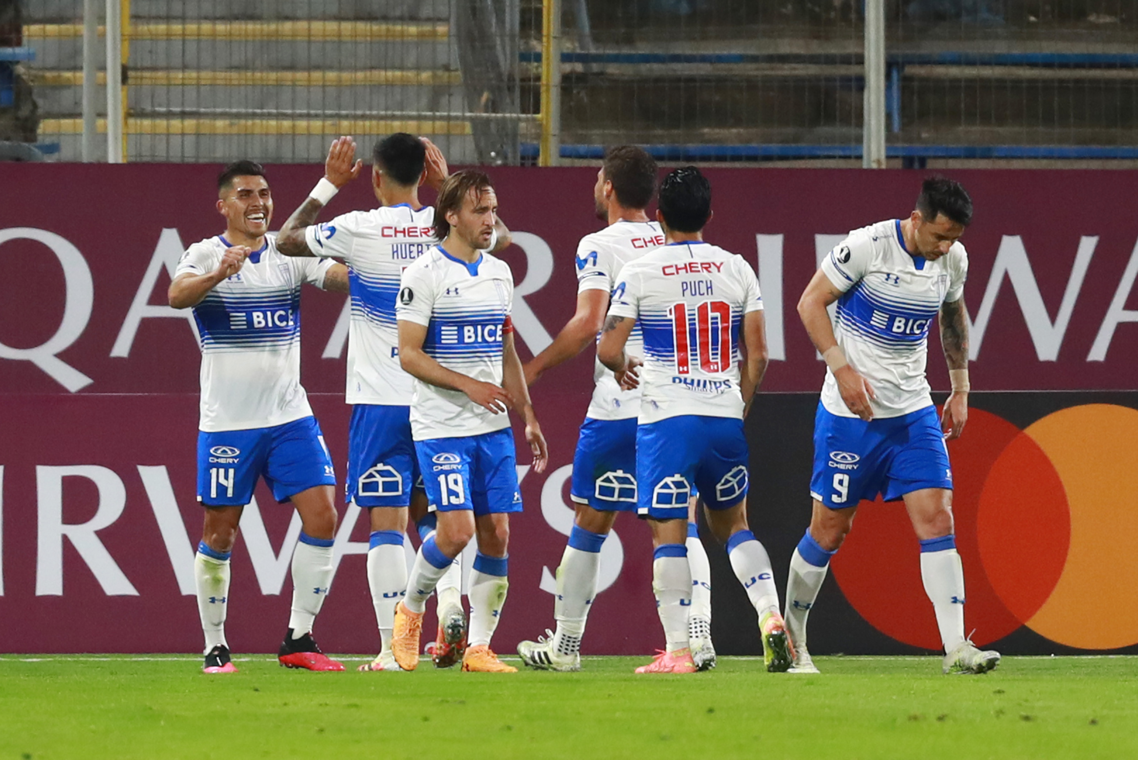 Universidad Católica exhibió un gran nivel y logró un triunfazo ante Gremio en la Copa Libertadores