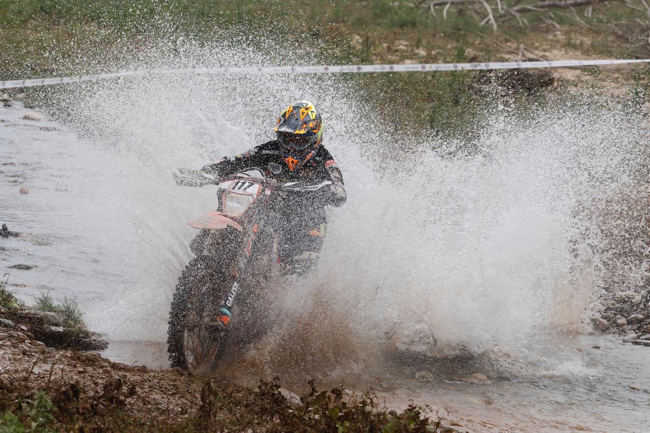 Matteo de Gavardo terminó octavo en fecha del mundial de Enduro en Francia