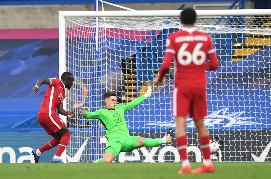 Los golazos de Mané y el error de Kepa en el triunfo de Liverpool sobre Chelsea