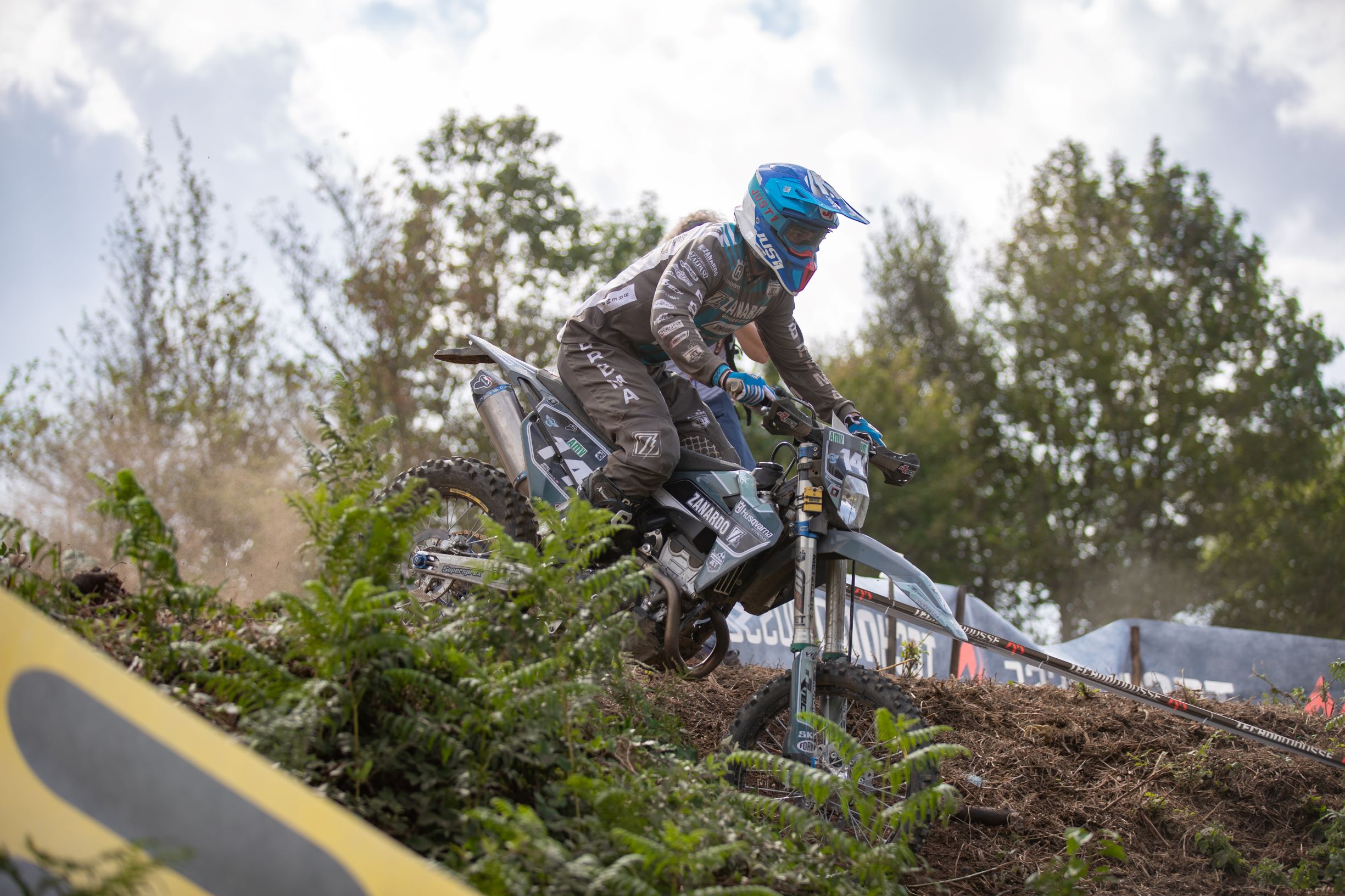 Ruy Barbosa tuvo jornada para el olvido en Mundial de Moto Enduro FIM
