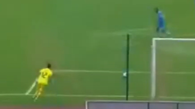 La sensacional habilitación del arquero Hernán Galíndez para la victoria de U. Católica en Ecuador