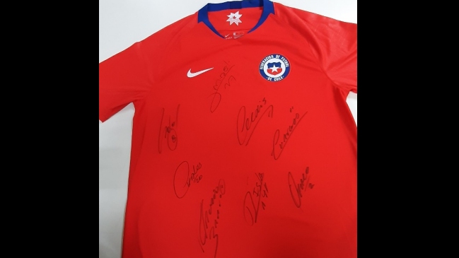 Subastamos camiseta de la Roja de Todos a beneficio de Villa Giacaman