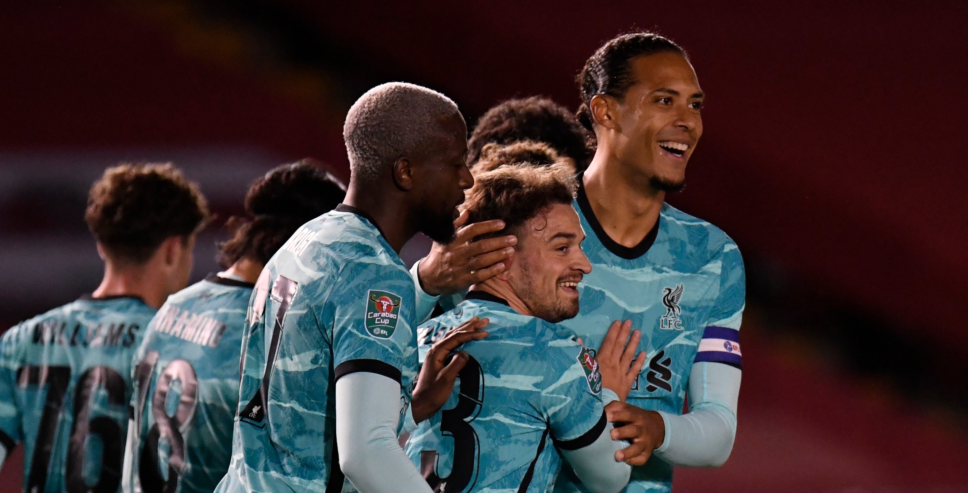 Liverpool le dio una paliza a Lincoln City y avanzó a octavos en la Copa de la liga inglesa