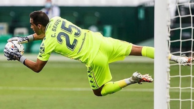 Manuel Pellegrini: Bravo tiene una gran trayectoria y los jugadores se han adaptado a su liderazgo