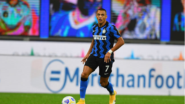Alexis Sánchez deslumbró y aportó una asistencia en victoria de Inter sobre Fiorentina