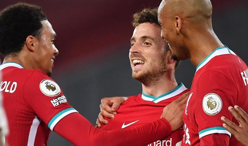 Liverpool continúa con campaña perfecta en la Premier League tras remontar ante Arsenal