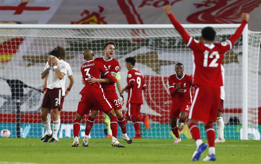 El “regalo” de David Luiz y el primer gol de Diogo Jota en el triunfo de Liverpool sobre Arsenal