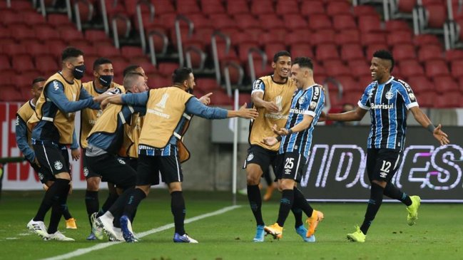 Dos defensores de Gremio dieron positivo a horas del partido con Universidad Católica