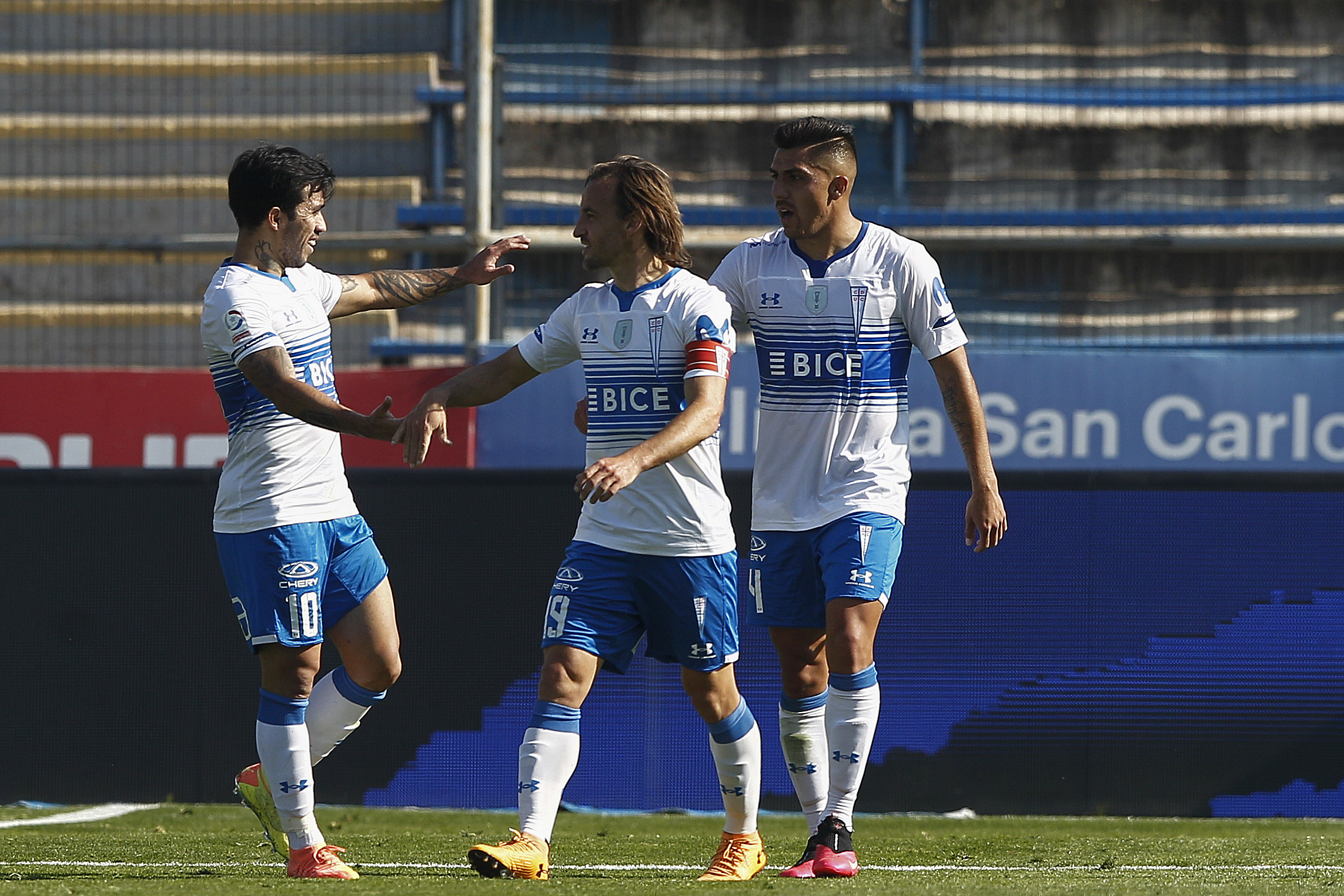 Universidad Católica se mide a Gremio en un duelo clave por Copa Libertadores