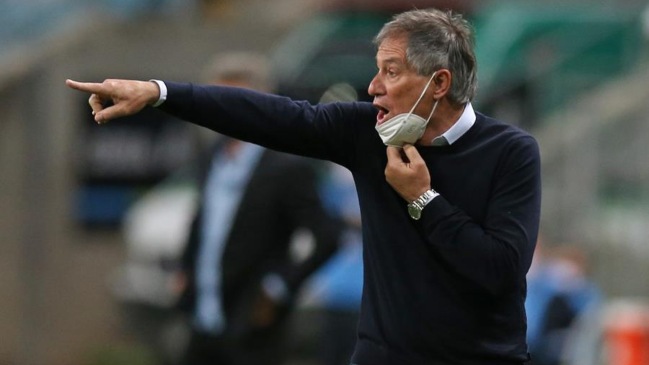 Holan: Debemos seguir creciendo y buscar contra Inter un resultado que nos mantenga en las copas