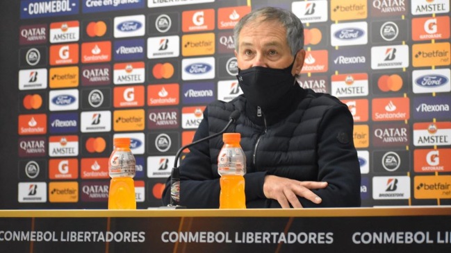 Ariel Holan: Enfrentamos a uno de los mejores equipos de la Libertadores y nos ganó bien