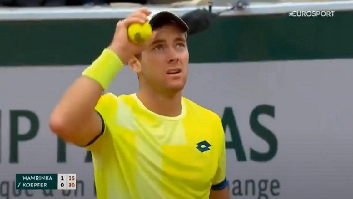 Avión de combate causó sorpresa en pleno partido de Roland Garros