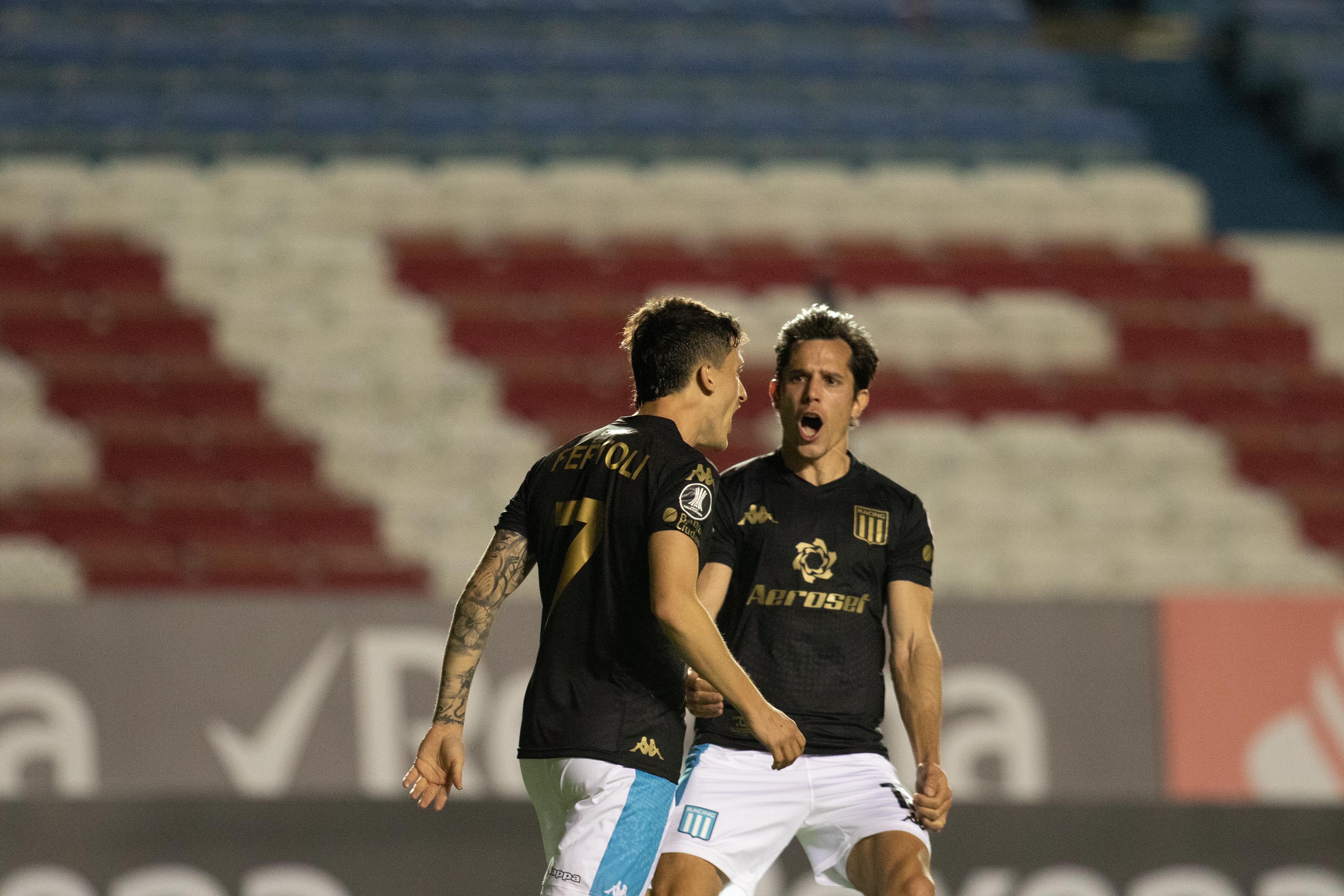 Racing de Marcelo Díaz, Gabriel Arias y Eugenio Mena clasificó a octavos en la Copa Libertadores