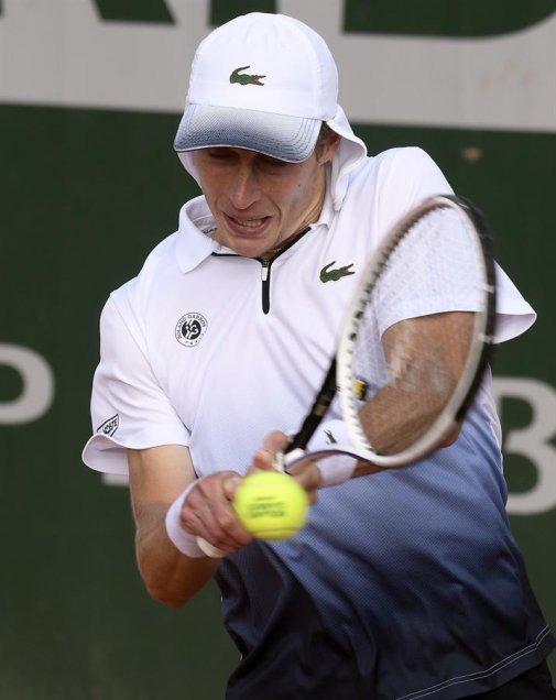 Cristian Garin se hizo fuerte ante Polmans y avanzó en la arcilla de Roland Garros