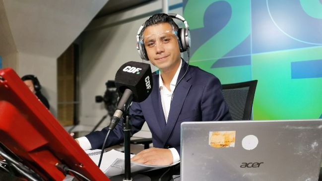 Relator de CDF sufrió descompensación y fue reemplazado en pleno duelo de Palestino con U. de Conce