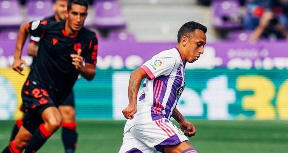 Fabián Orellana encendió las alarmas de La Roja al salir con molestias en derrota de Real Valladolid