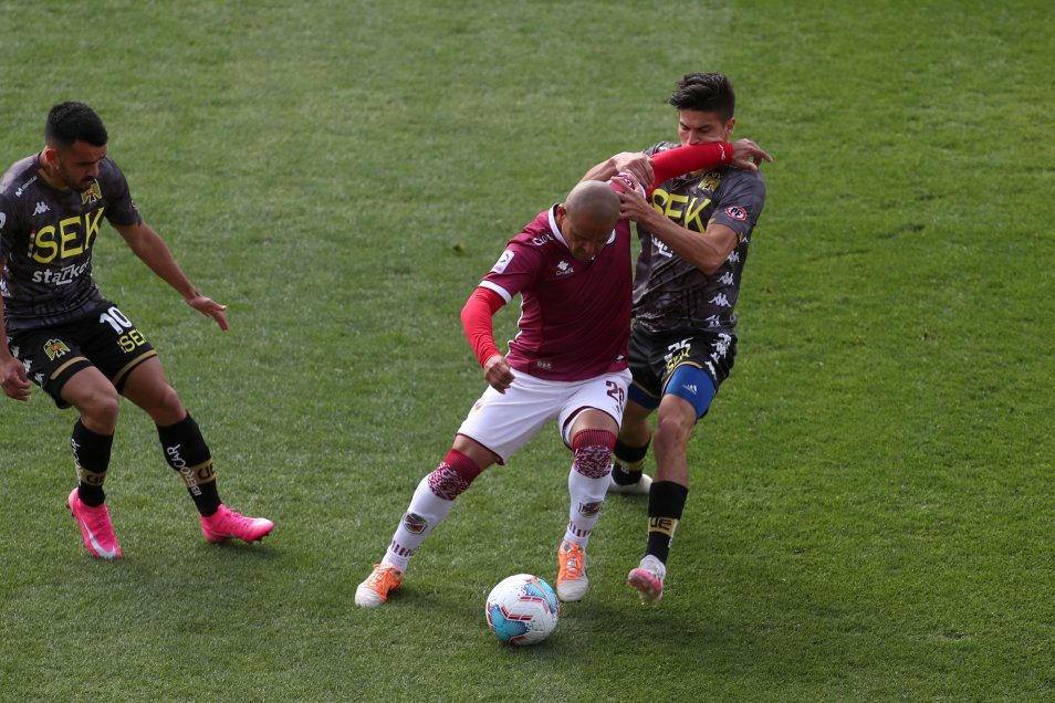 Carlos Palacios comandó la victoria de Unión Española sobre La Serena