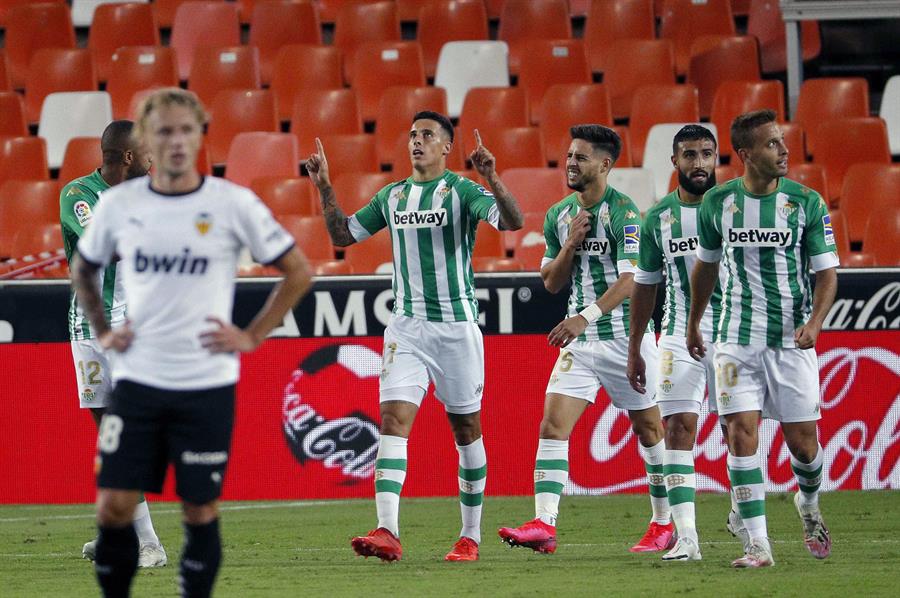 Real Betis de Manuel Pellegrini volvió al triunfo ante Valencia y trepó a la cima en España