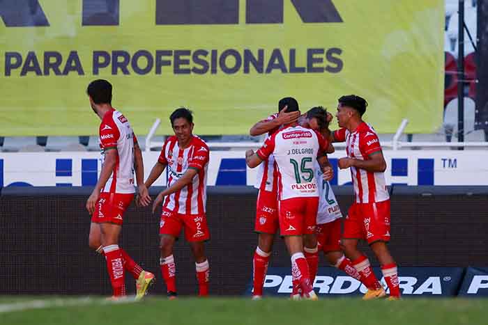 Necaxa derribó a Atlas en un duelo plagado de chilenos en México