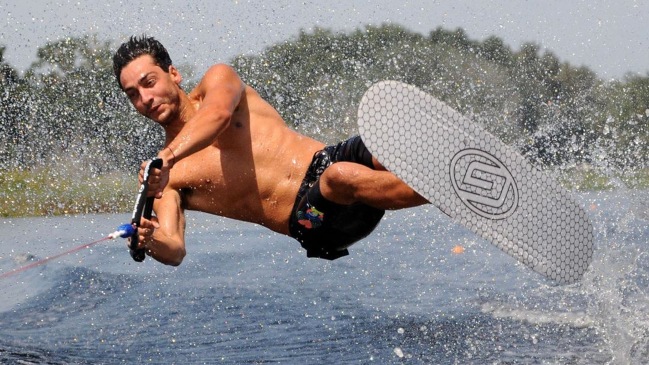 Felipe Miranda impuso un nuevo récord nacional en la prueba de overall de esquí náutico