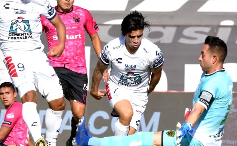 Juárez de Bruno Romo rescató un empate frente a Pachuca de Víctor Dávila en México