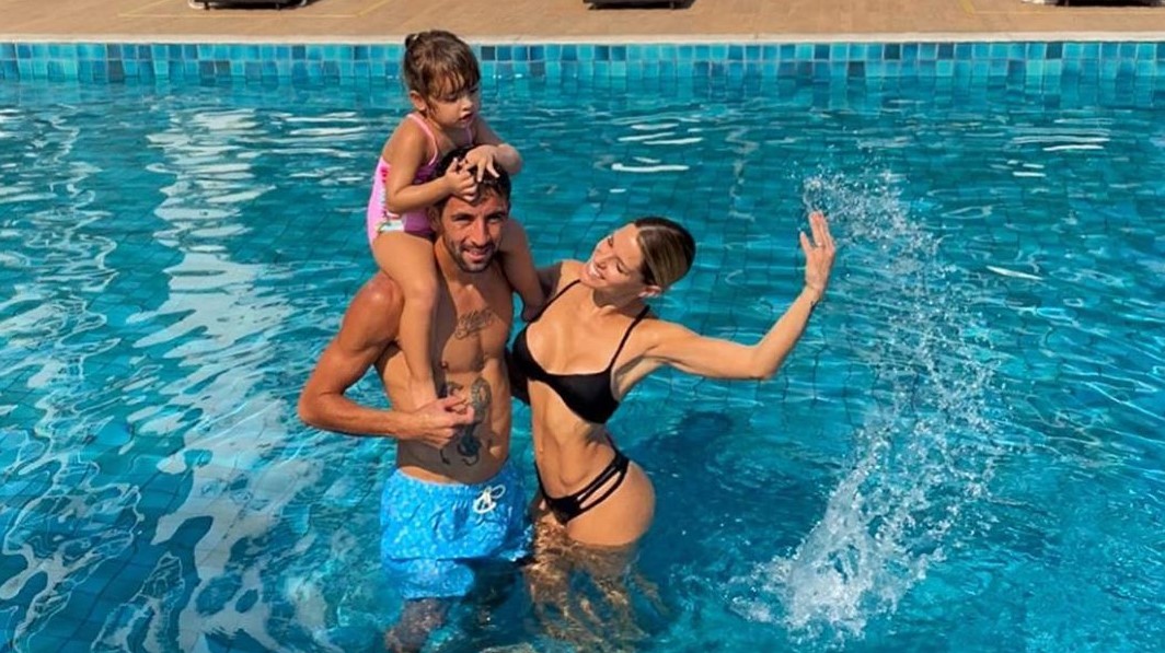 Mauricio Isla recarga energía en familia para sumarse a la Roja