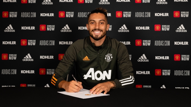 Manchester United sumó al lateral izquierdo brasileño Alex Telles